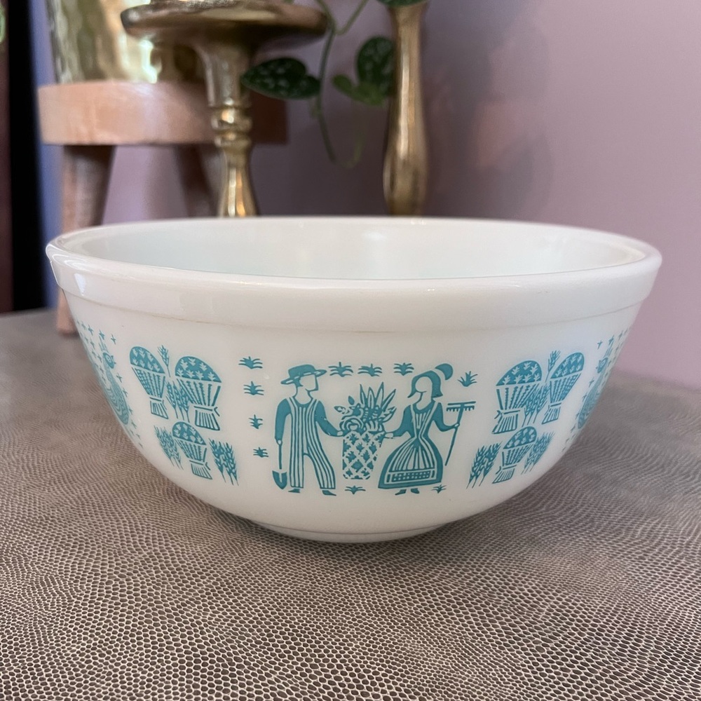 Vintage PYREX Amish Butterprint Mixing Bowl